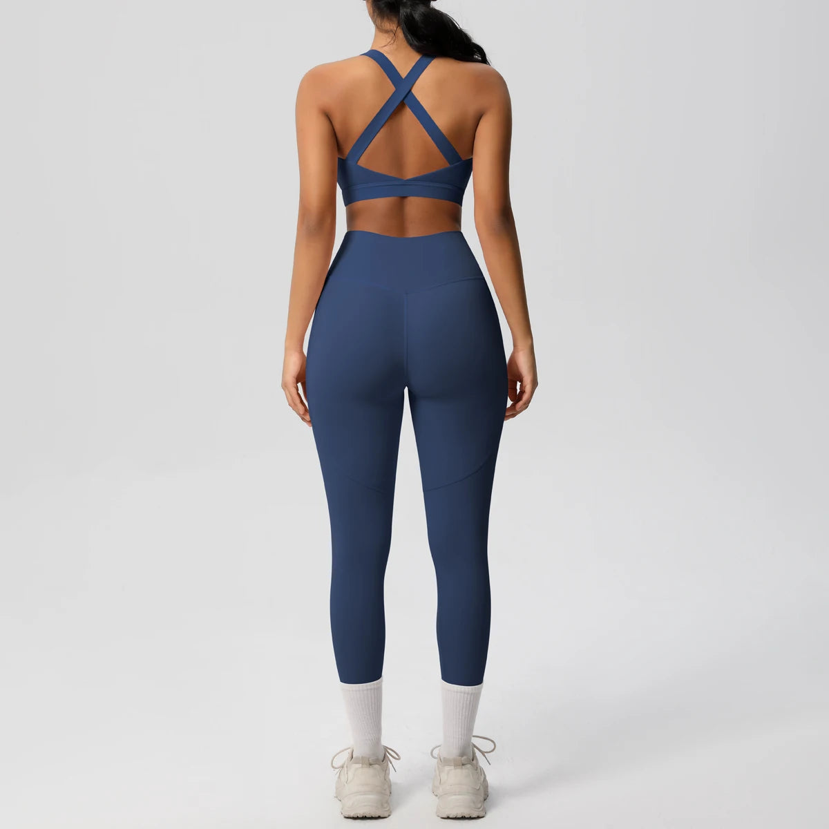 Pocketed Fitness Set – Sports Bra & High-Waist Leggings