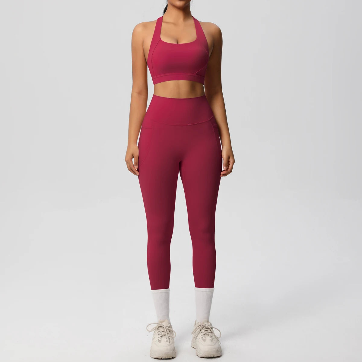 Pocketed Fitness Set – Sports Bra & High-Waist Leggings
