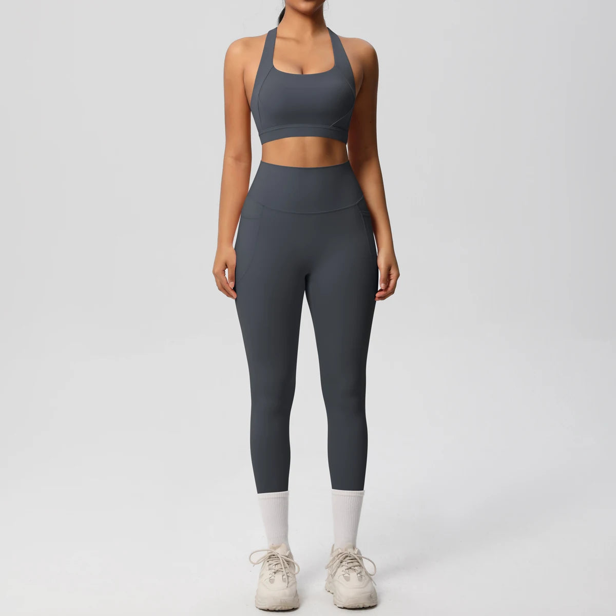 Pocketed Fitness Set – Sports Bra & High-Waist Leggings