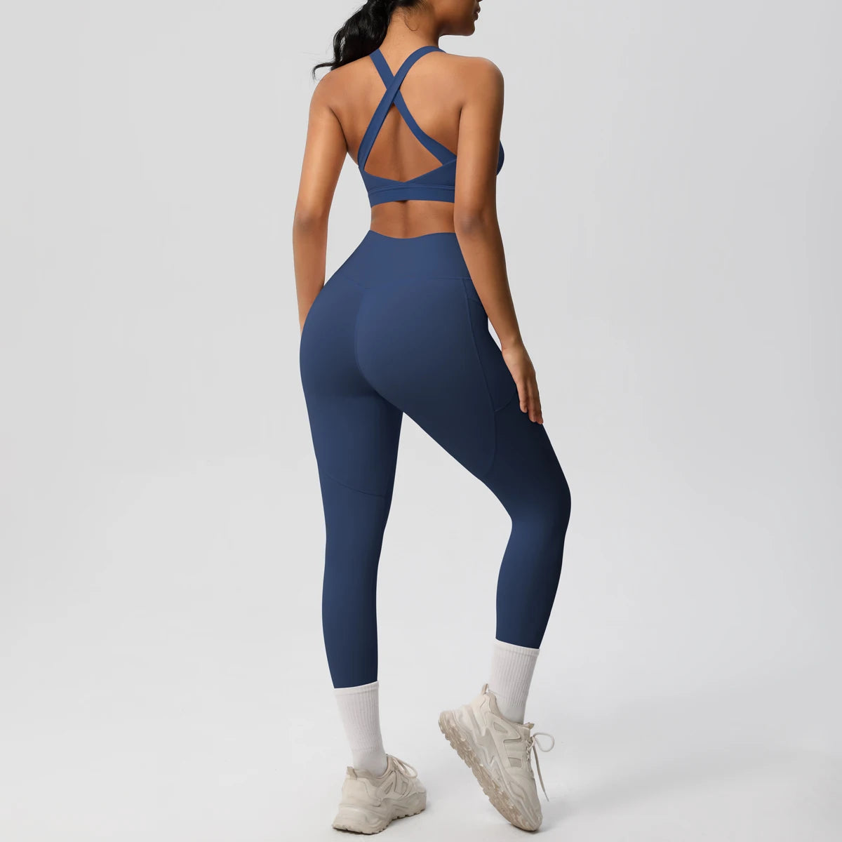 Pocketed Fitness Set – Sports Bra & High-Waist Leggings