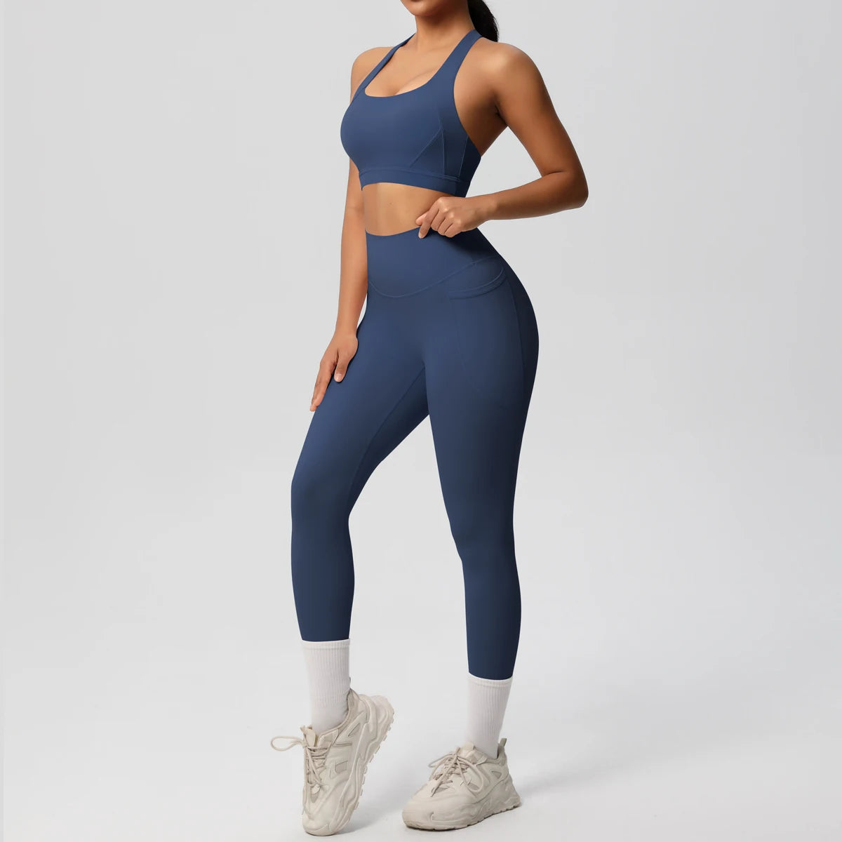 Pocketed Fitness Set – Sports Bra & High-Waist Leggings
